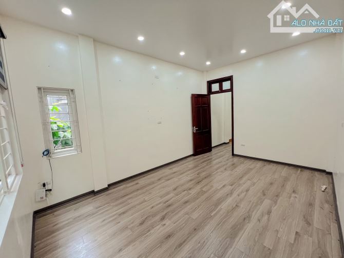 💜💜💜💜 DÂN XÂY - NGÕ THÔNG Ô TÔ ĐỖ CỬA - 50M RA MẶT PHỐ LÊ TRỌNG TẤN - TRUNG TÂM QUẬN TH - 5