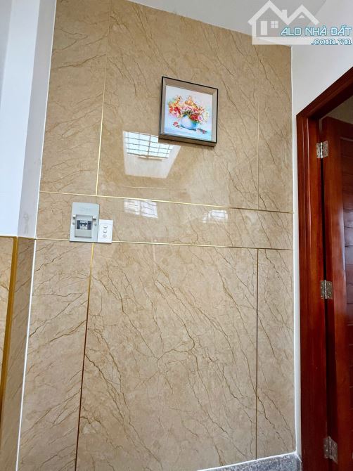 Bán nhà  2 lầu hẻm dương bá trạc sát cầu rạch ông- 3.67m x 8.49m - 2 lầu - 2PN -3WC -F1 Q8 - 5