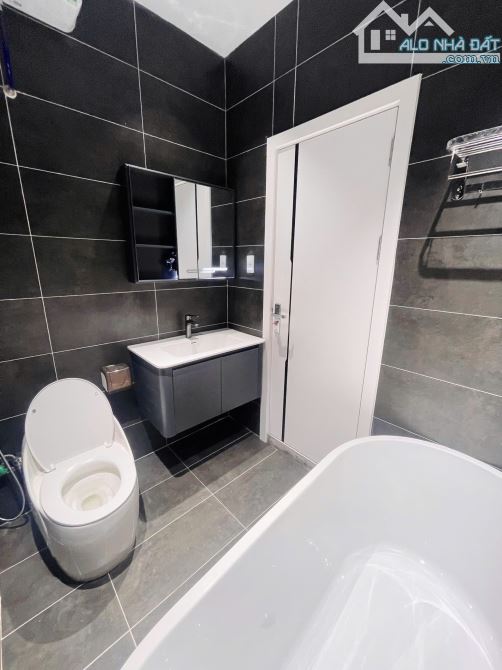Nhà cực đẹp, vị trí đắc địa cực hiểm tại ngã 4 phố Tô Hiệu, Trần Nguyên Hãn - 5