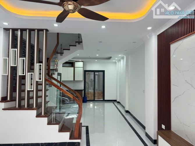 B.Á.N NHÀ THỊ TRẤN ĐAN PHƯỢNG , Ô TÔ GẦN, 10 PHÚT RA MỸ ĐÌNH, Ở SƯỚNG  46M2, 4 TỶ 7 - 5