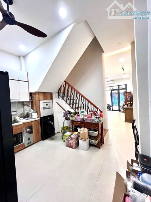 🏡NHÀ 2 TẦNG GIÁP TÂN PHÚ - LÊ VĂN QUỚI - NGÃ TƯ 4 XÃ - 56M2 - NHỈNH 5 TỶ TL. - 5