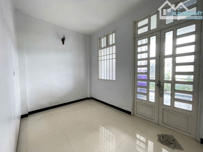 Nhà gần trung tâm y tế Dĩ An, khu Phú Mỹ Hiệp, 1 trệt 2 lầu 3PN, sổ riêng, 2835 - 5