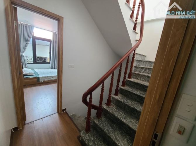 Nhà Lô góc Minh Khai, 20m ra ô tô, kinh doanh, nhà đẹp, full nội thất, 40m2 * 5T - 5