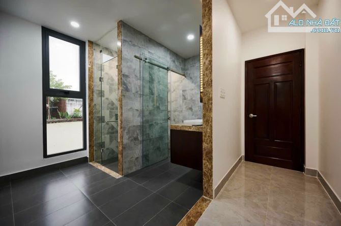 Mặt tiền hẻm xe tải Bùi Thị Xuân, Tân Bình. Giá 5 tỷ 770/ 81,7m2 (5mx16,32m). 3,5 tầng - 5