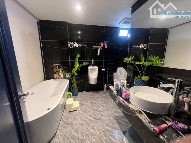 Bán căn BIỆT THỰ SÀI ĐỒNG - 155m 4tầng MT 8m - đường vỉa hè ô tô tránh đỗ - chỉ 37tỷ - 5