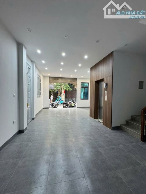 168 Kim Giang, oto tránh ngõ kdoanh thông, lô góc, 55m2 x 7 tầng thang máy. Giá 19 tỷ