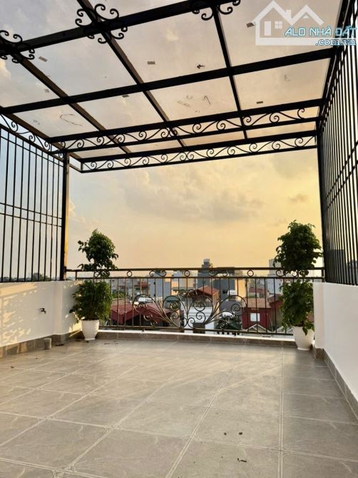 💥NHÀ 6 TẦNG x 45M2 - THẠCH BÀN - THANG MÁY - ĐƯỜNG Ô TÔ VÀO  MT 4,2m Giá : 9,2 tỷ - 5