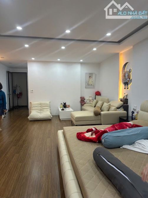 Lan Bá - Toà nhà văn phòng - Thang máy nhập khẩu - Nội thất xịn xò - Ngõ nông - Gần phố - 5
