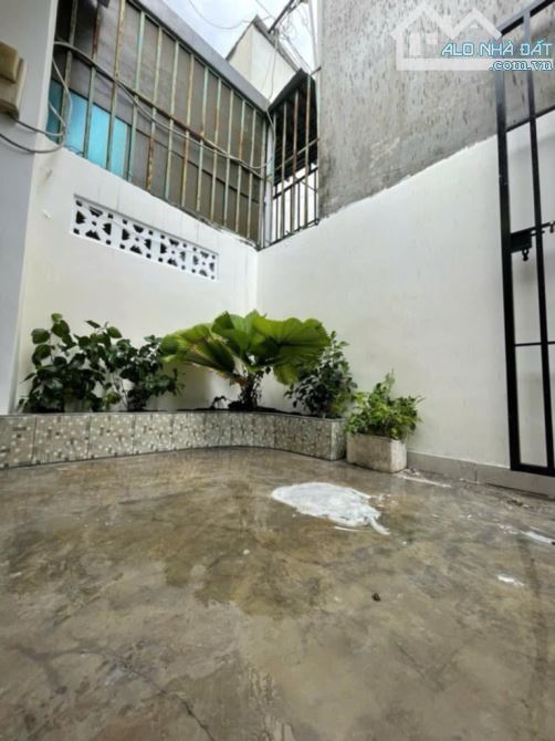 3.3 tỷ nhà Q7 sổ hồng riêng trên 60m2 1 trệt, 1 lửng dòng tiền 6tr/th - 5