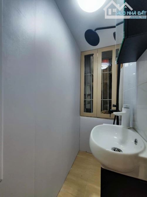 Cho thuê căn hộ tập thể phố Lê Thánh Tông, Hoàn Kiếm – Gần Nhà Hát Lớn, 3PN, Full nội thất - 5