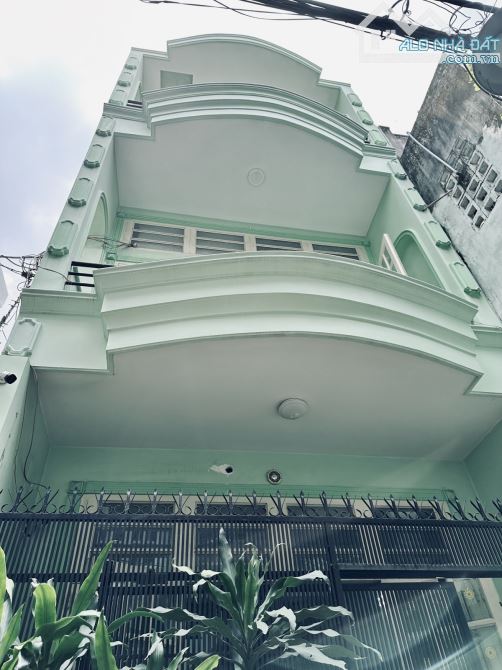 🏡😍GẦN MẶT TIỀN -PHẠM VĂN HAI- TÂN BÌNH - HẺM ĐỔ CỬA - 3 TẦNG 4PN,-5WC - 42M2 - CHỈ 7,9TỶ - 5