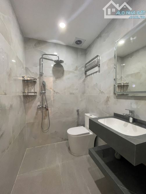 Nhà Đẹp Kinh Doanh.  KĐT Văn Khê  5 Tầng Thang Máy, 82.5m. Giá: 20.5 Tỷ  Lh: Hoàng Trung - 6