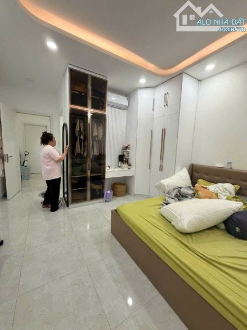 BÁN NHÀ QUẬN 7 - XE HƠI TRÁNH - NGAY CHỢ PHÚ THUẬN - CÁCH TRỤC XE TẢI VÀI CHỤC MÉT - 6