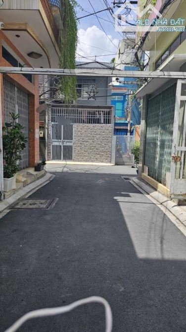 Bán nhà sổ đẹp Hẻm nhựa xe hơi gần nhà thờ Chí Hòa , khu vip , cmt8 - 6