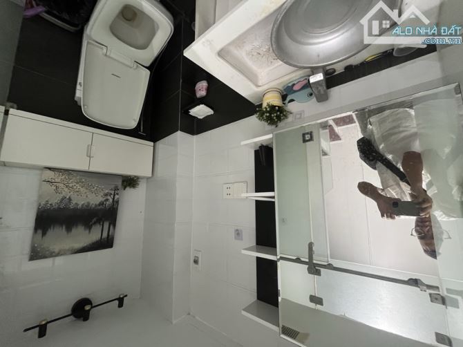 Bán nhà Phố Giảng Võ 15m2- Hàng cực Hiếm Giảng Võ giá 3.6 tỷ - Sổ đỏ đủ công năng- Đối diệ - 6