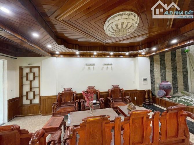 Nhà 5 Tầng Mặt Tiền kinh doanh đường Phạm Văn Đồng hiện đang kinh doanh tốt - 6