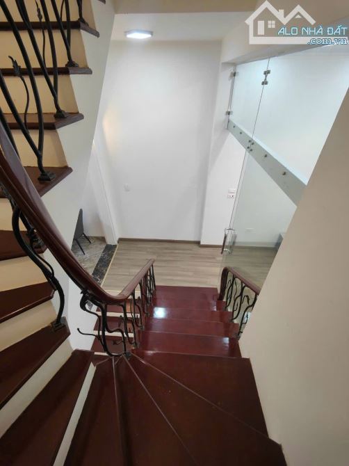 Cho thuê nhà mới ngõ 12 phố Phan Văn Trường, Dt 45m2 x 5 tầng mới , đường ngõ rộng để ô tô - 6