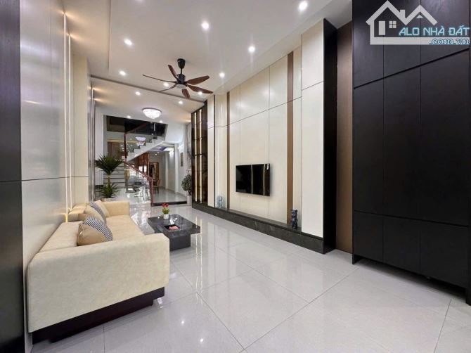 Bán nhà 3 tầng mặt tiền Trưng Nữ Vương - 6