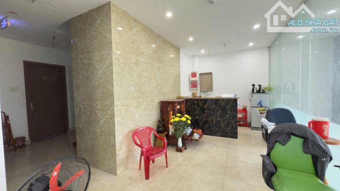 Bán tòa Nhà 26 phòng doanh thu 130 triệu / tháng mặt Tiền Đường Lam sơn , chiều Ngang 8m - 6