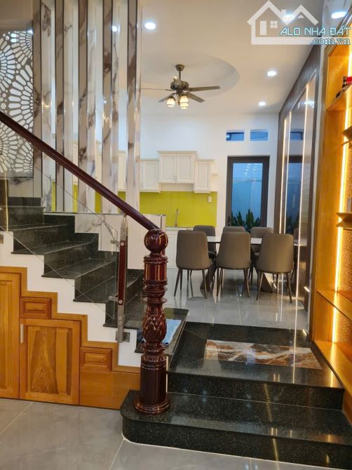 Bán nhà 1 xẹt Thới An 04, đường rộng 5m, (4x15,5) đúc trệt, 2 lầu, 4PN,  Q12 - 6