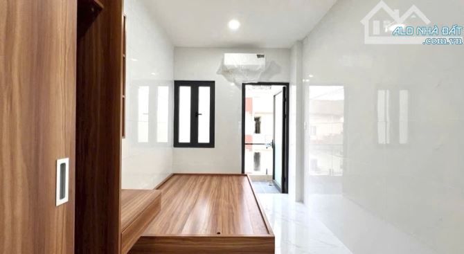 CHDV cao cấp - Dương Quảng Hàm - 7 tầng doanh thu 1.5 tỷ 1 năm - giá 25.8 tỷ TL - 6