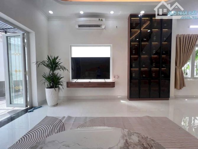 Nhà đẹp 5.5x22 Huỳnh Tấn Phát, 4PN siêu rộng, nở hậu tài lộc, hẻm ô tô, chỉ hơn 6 tỷ - 6