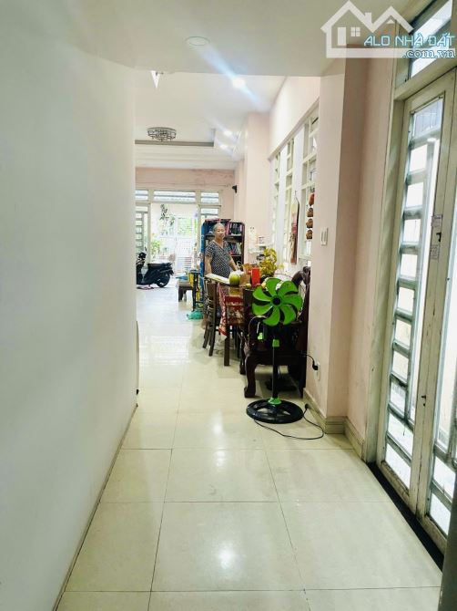 Bán 2 Căn Nhà Trung Tâm Hóc Môn - 256M2 ( 10 x 30 ) - 2Tầng - HXH -  Chỉ 6,4Tỷ. - 6