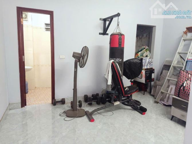BÁN NHÀ CẦU GẤY 74M - GARA Ô TÔ - CẦU THANG GIỮA - CÓ THỂ LẮP ĐẶT THANG MÁY - 7
