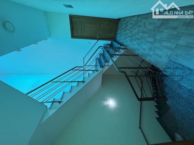 BÁN GẤP NHÀ 5 x 17M- 4 LẦU, MTKD ĐẲNG CẤP HUỲNH VĂN NGHỆ -CHỈ HƠN 11 Tỷ - 7