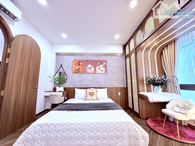NHÀ 5 TẦNG THANG MÁY, XE HƠI NGỦ TRONG NHÀ - ĐƯỜNG PHẠM VĂN CHIÊU - DT56 M - GIÁ 9.9 TỶ - 7