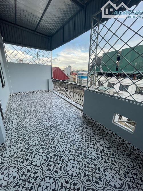 🏡 NHÀ ĐẸP BÁT KHỐI – CỰ KHỐI 30M², 5 TẦNG, 3 NGỦ – 5,6 TỶ - 7