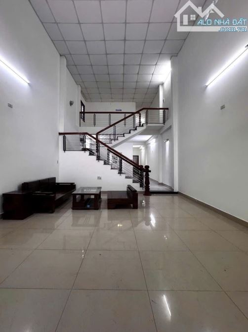 NHÀ MÊ LỮNG KIỆT Ô TÔ – TRUNG TÂM THANH KHÊ - CHỈ 4 TỶ X - 7