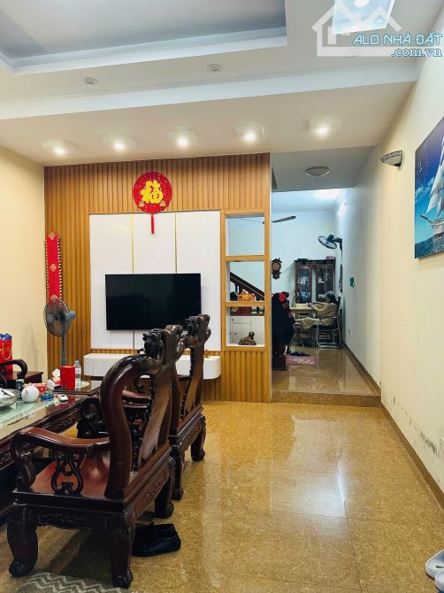 CẦN BÁN NHÀ NGÕ 90 PHÚC DIỄN - DT 51M2 - 5 TẦNG - MT 4.6M - GIÁ 12.9 TỶ - 7