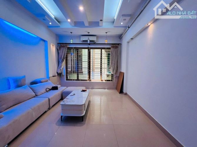 TRUNG KÍNH CẦU GIẤY 40m 5T MT4.2m 15.5 TỶ PHÂN LÔ OTO VÀO NHÀ CỰC HIẾM - 7