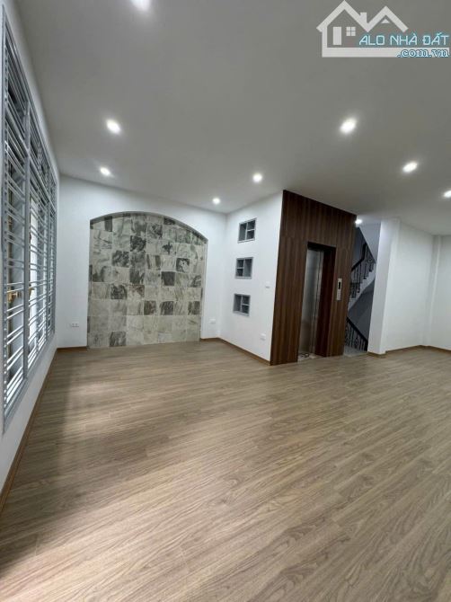 168 Kim Giang, oto tránh ngõ kdoanh thông, lô góc, 55m2 x 7 tầng thang máy. Giá 19 tỷ