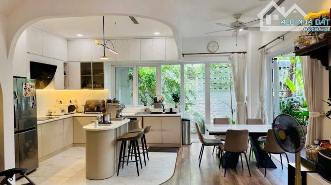 Bán Nhà Villa Park Thủ Đức - Compound cao cấp - 240m2 - 4PN - 4WC - 7