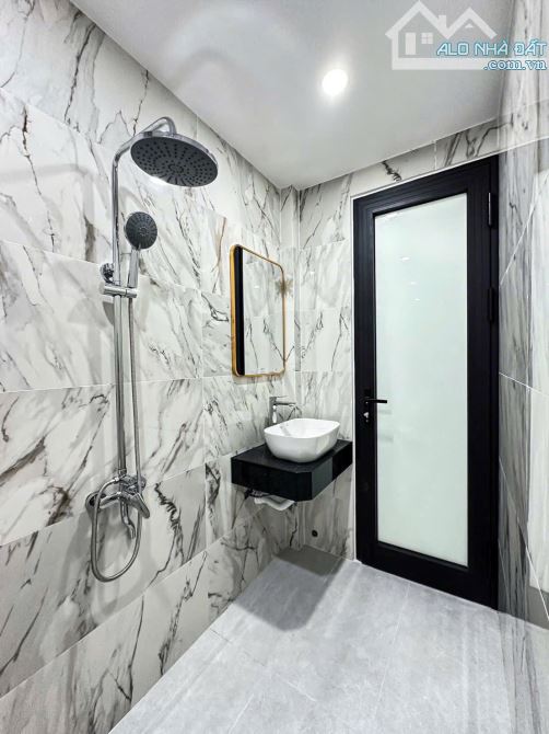 Nhả 3 tầng tân cổ điển kiệt oto tránh nhau Nguyễn Sinh Cung, p Vỹ Dạ, TP Huế Giá rẻ 3.x tỷ - 7