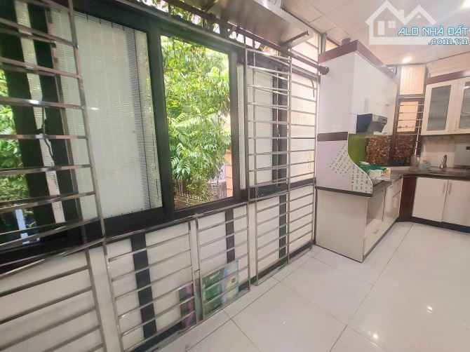 chủ cho thuê căn hộ tập thể 70m2, tầng 2 phố Quán Thánh, Ba Đình - 7