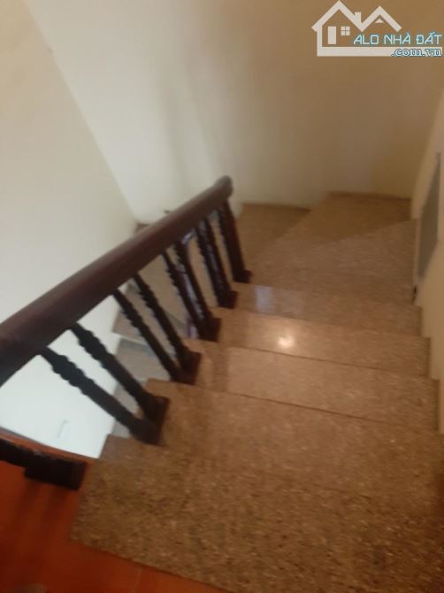 Cho thuê nhà riêng ngõ 28 đường Võ Chí Công, Dt 100m2 xây 70m x 3 tầng riêng biệt - 8