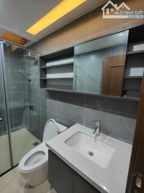 Cho thuê nhà mới ngõ 12 phố Phan Văn Trường, Dt 45m2 x 5 tầng mới , đường ngõ rộng để ô tô - 8