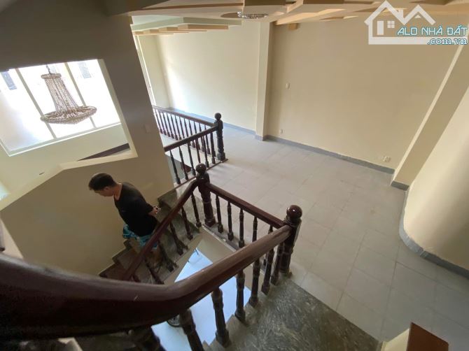 Cho thuê nhà đường số 7B, Bình tân khu Tên Lửa, 6 ngủ, 7wc, thang máy, 6x20m - 8