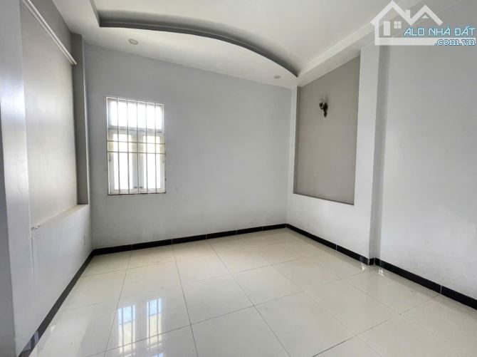 Nhà gần trung tâm y tế Dĩ An, khu Phú Mỹ Hiệp, 1 trệt 2 lầu 3PN, sổ riêng, 2835 - 8