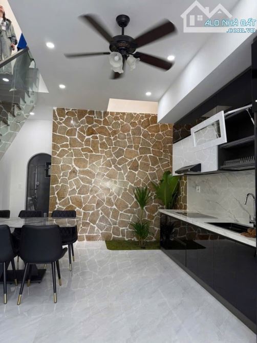 NHÀ MÊ SIÊU XINH THIẾT KẾ HIỆN ĐẠI - ĐƯỜNG THÔNG P. TÂN THÀNH - Loctran - 8