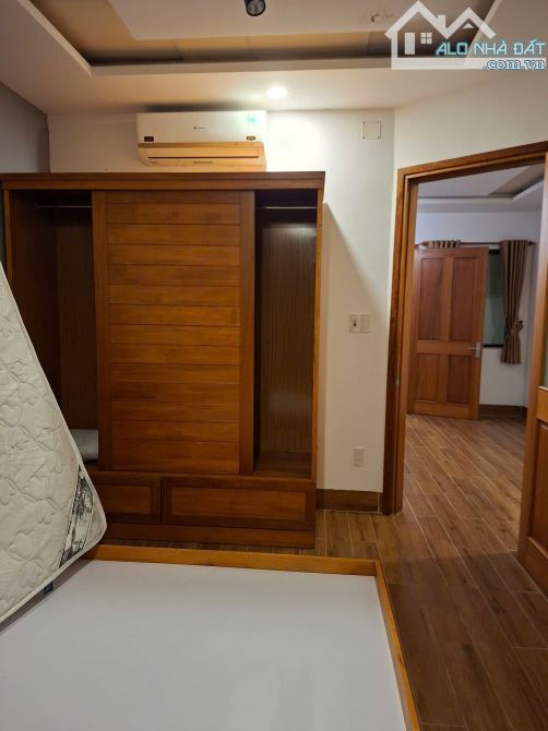 CHO THUÊ TÒA NHÀ 4 TẦNG 7 PHÒNG RỘNG MẶT TIỀN NGUYỄN XIỂN GẦN BIỂN - 8