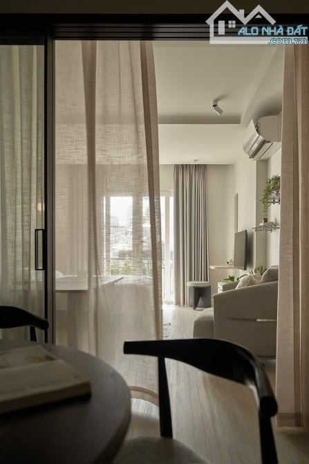 Căn hộ ngay trung tâm quận 1, bancol view siêu chill, gần UEH, Đại học Hoa Sen - 8