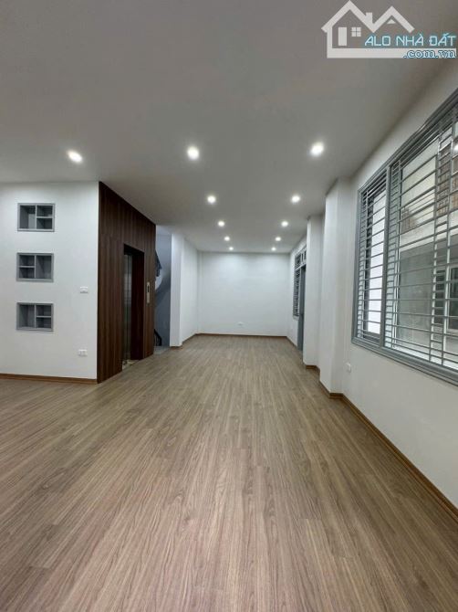 168 Kim Giang, oto tránh ngõ kdoanh thông, lô góc, 55m2 x 7 tầng thang máy. Giá 19 tỷ