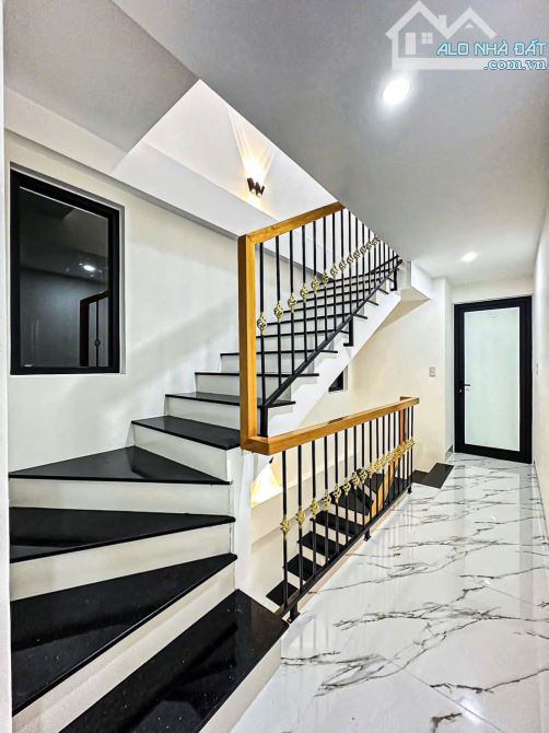Nhả 3 tầng tân cổ điển kiệt oto tránh nhau Nguyễn Sinh Cung, p Vỹ Dạ, TP Huế Giá rẻ 3.x tỷ - 8