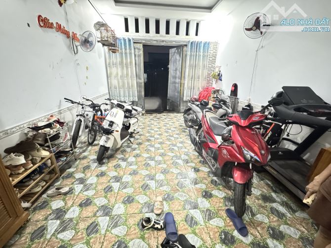 Bán Nhà 1 lầu Đường nhựa 6m Thông Hẻm Trần Hưng Đạo , Dĩ An , Bình Dương - 9