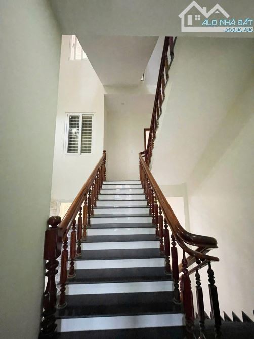 Nhà 5 Tầng Mặt Tiền kinh doanh đường Phạm Văn Đồng hiện đang kinh doanh tốt - 9