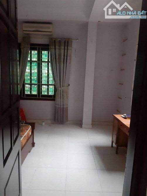 Cho thuê nhà riêng ngõ 28 đường Võ Chí Công, Dt 100m2 xây 70m x 3 tầng riêng biệt - 9